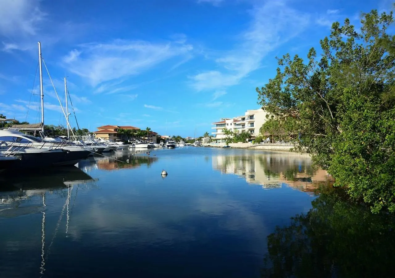 High-End Waterfront Condo At Secrets Waters プエルト・アベントゥラス アパート