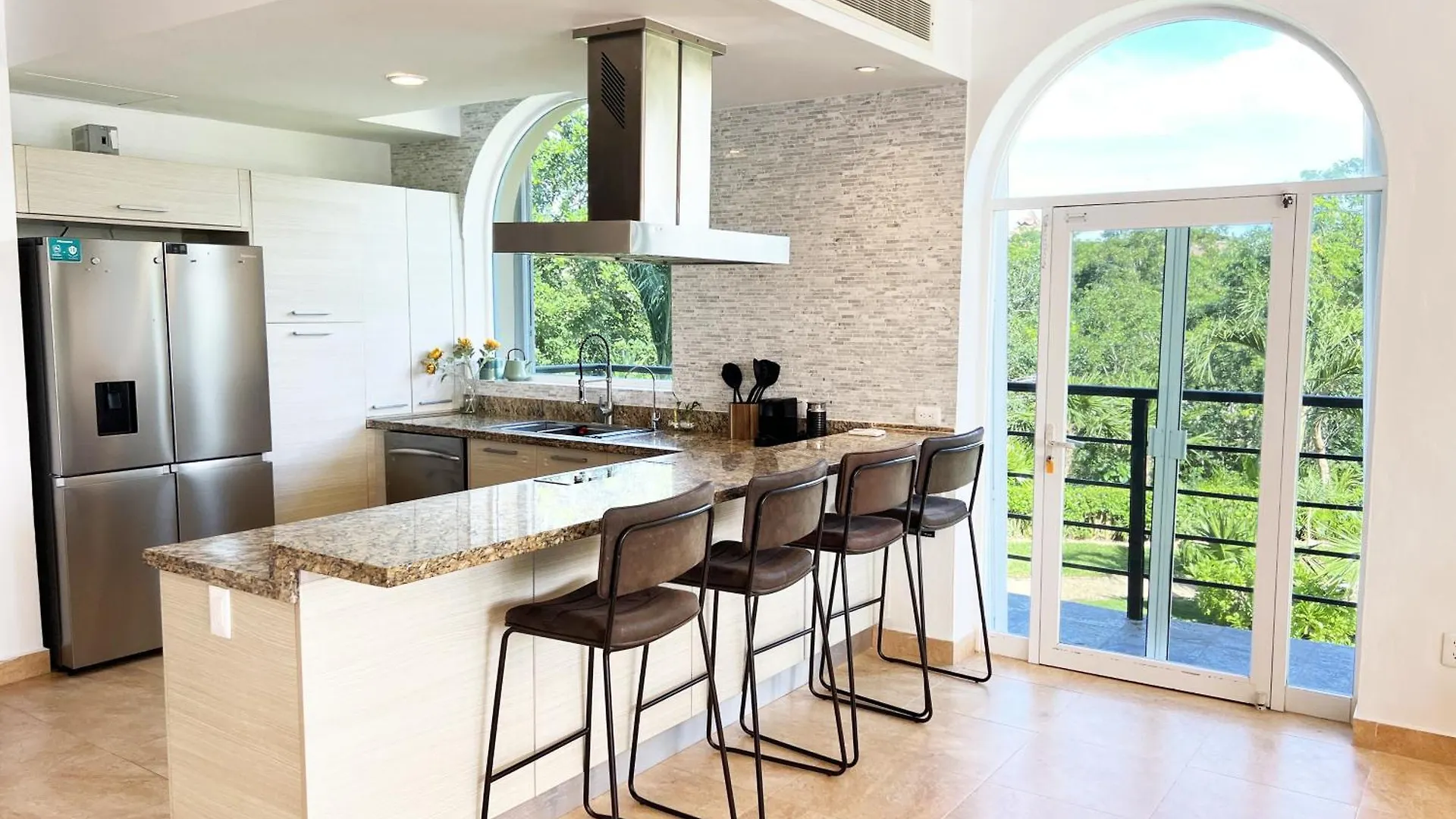 High-End Waterfront Condo At Secrets Waters プエルト・アベントゥラス 0*,