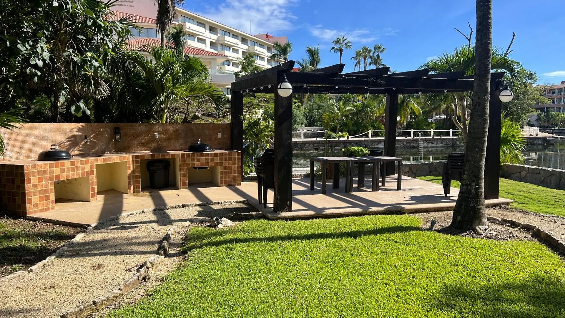 High-End Waterfront Condo At Secrets Waters プエルト・アベントゥラス