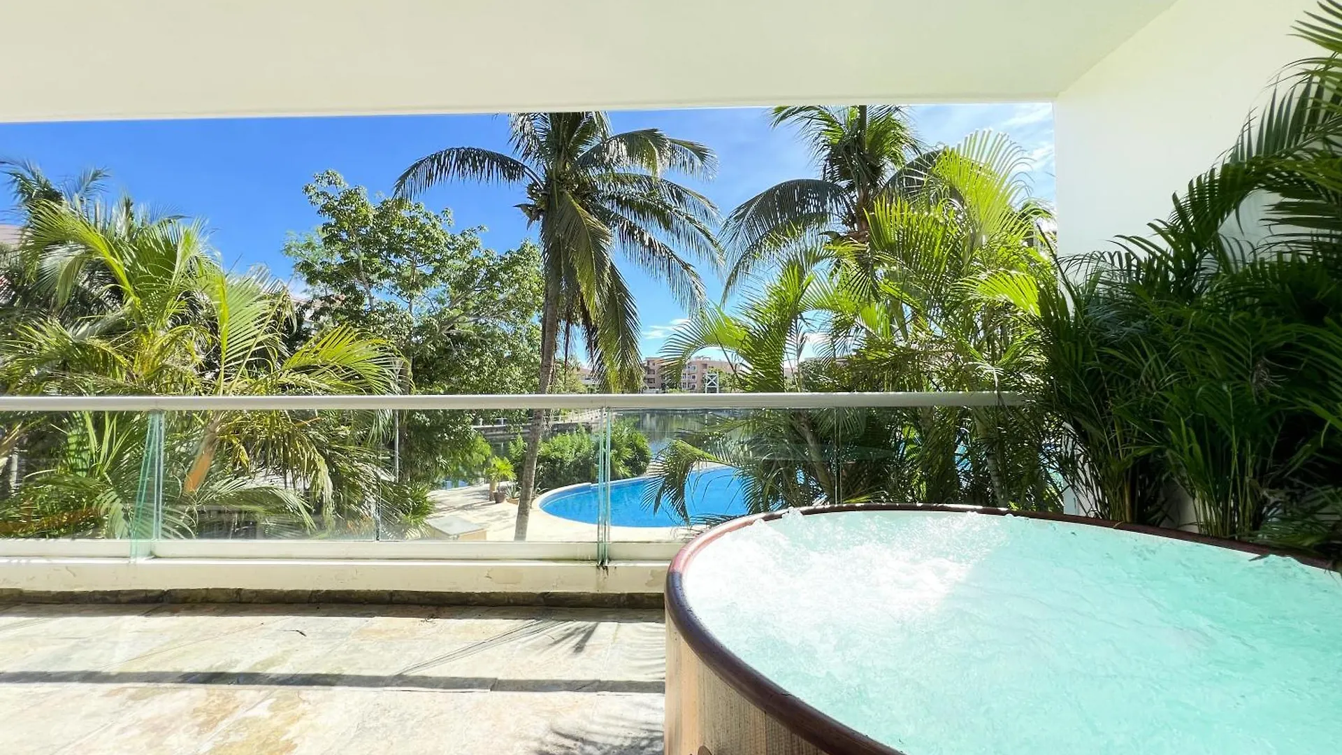 アパート High-End Waterfront Condo At Secrets Waters プエルト・アベントゥラス