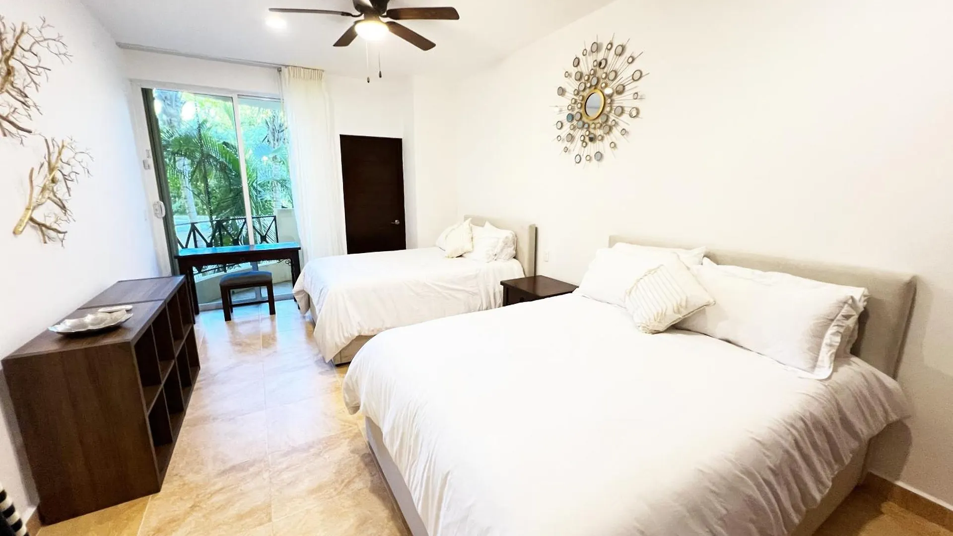 High-End Waterfront Condo At Secrets Waters プエルト・アベントゥラス メキシコ