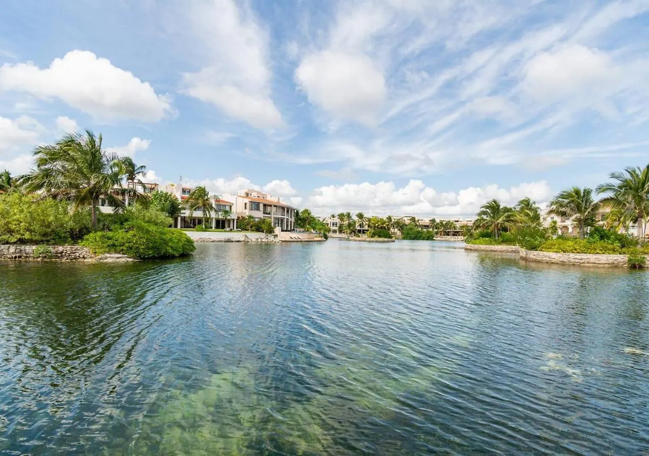 High-End Waterfront Condo At Secrets Waters Puerto Aventuras México