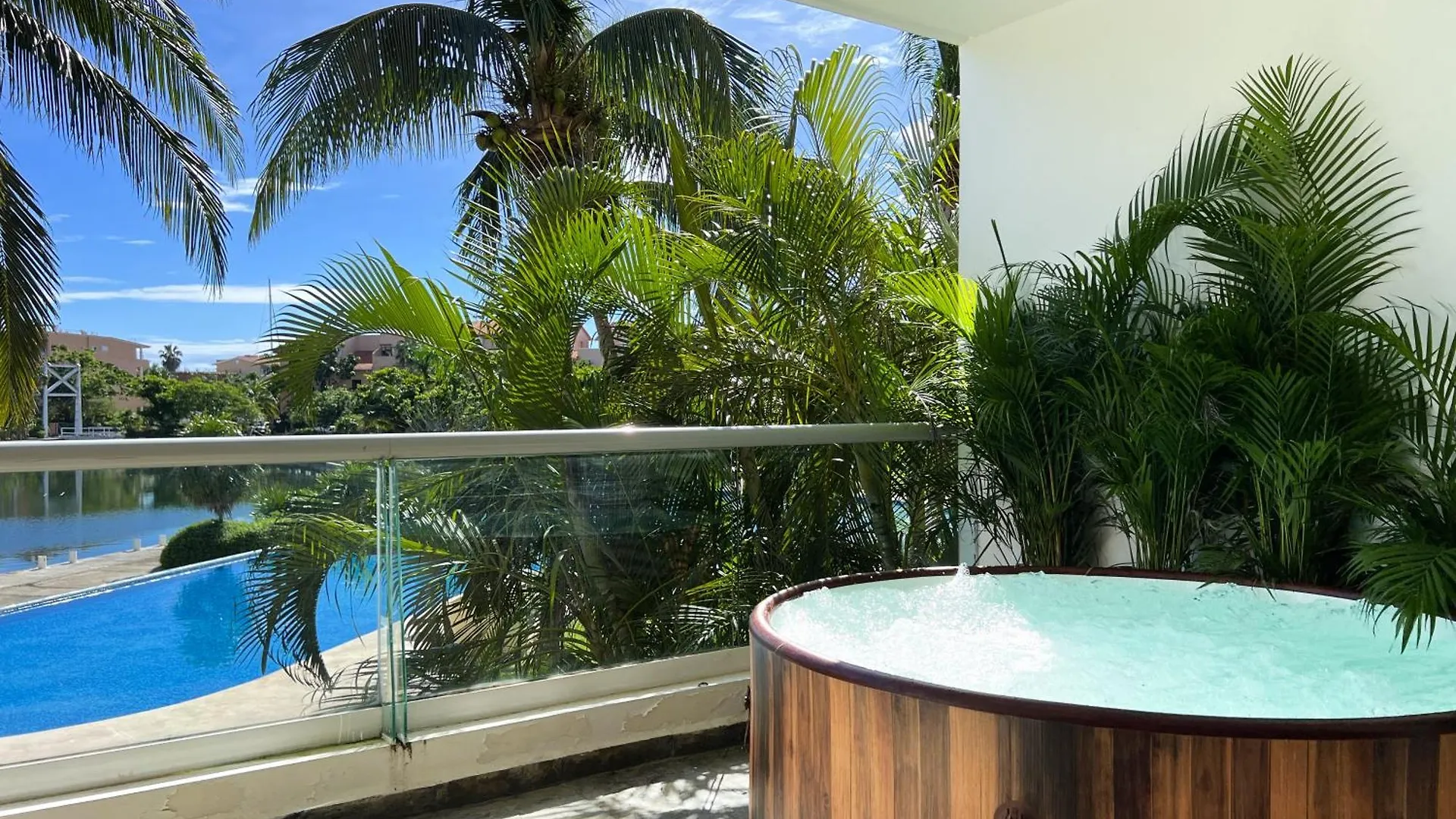 High-End Waterfront Condo At Secrets Waters Puerto Aventuras 0*,  México